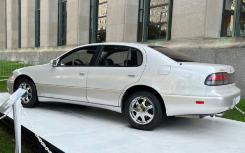 布鲁克林展出Jay-Z的1993年雷克萨斯GS300